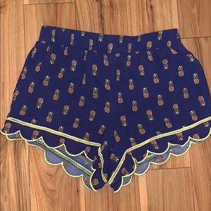 Small pineapple shorts